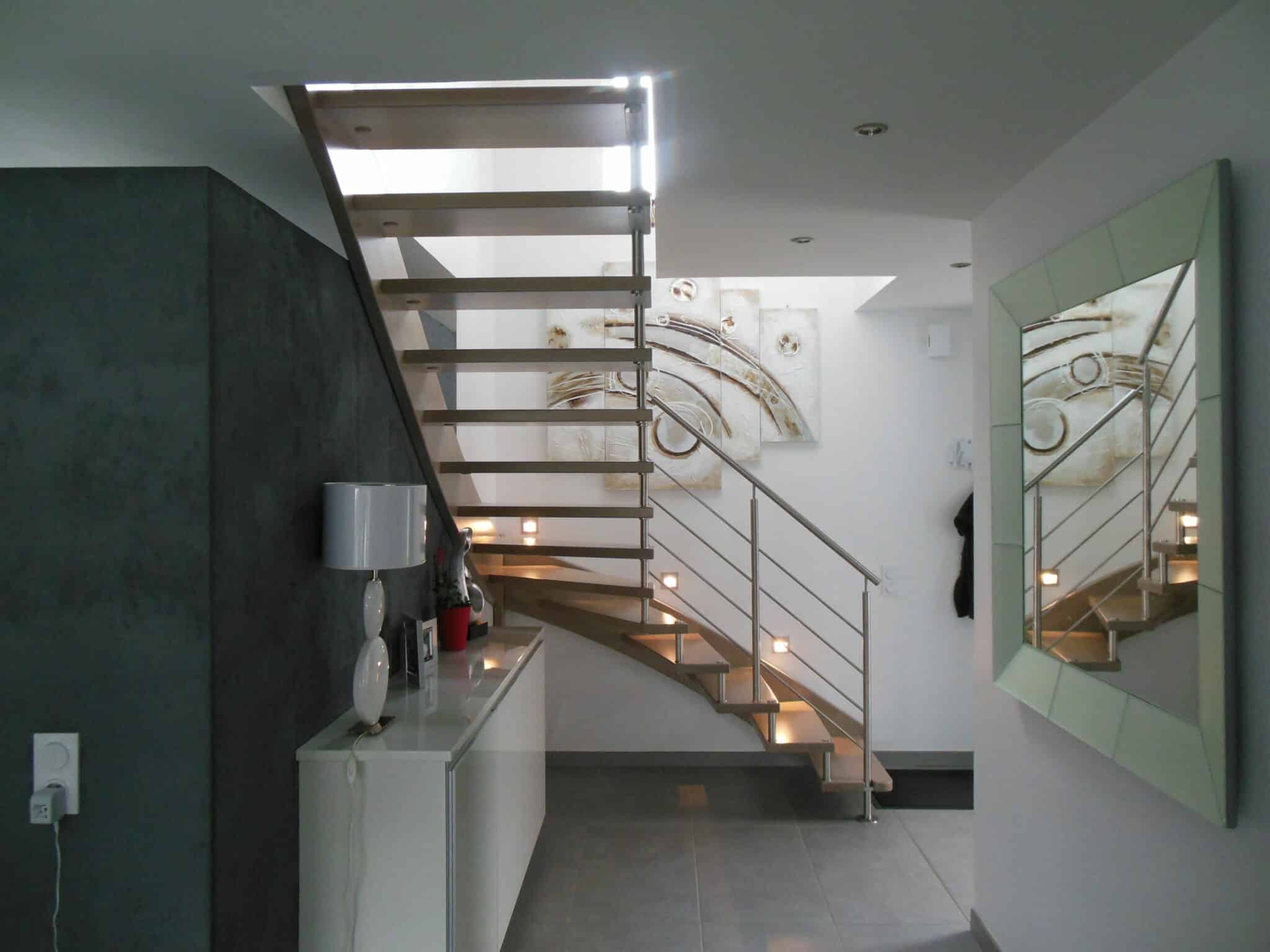 Escaliers suspendus - composition + inox